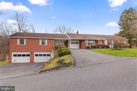 168 Florence Dr, Harrisburg, PA 17112