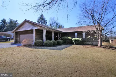 575 Bachmanville, Hershey, PA 17033