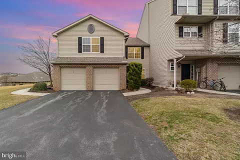 117 Hawk Ct, Hummelstown, PA 17036