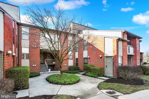 1210 H Hampton Hill Ct, Harrisburg, PA 17111