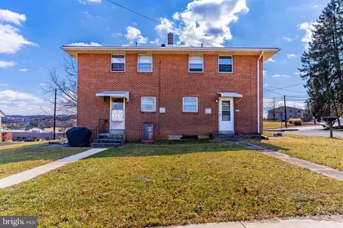 560 Walton Ave, Hummelstown, PA 17036