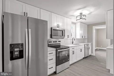 1429 E Derry Rd, Hershey, PA 17033 photo 13