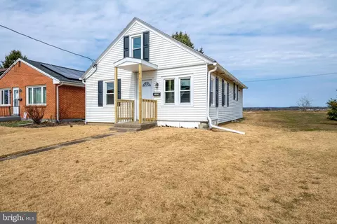 1429 E Derry Rd, Hershey, PA 17033 photo 3