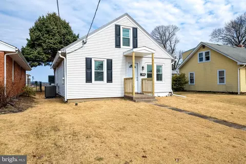 1429 E Derry Rd, Hershey, PA 17033 photo 2