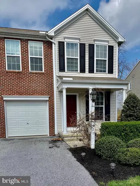 671 Whitetail Dr, Hummelstown, PA 17036