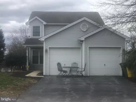 2022 Alexis Dr, Harrisburg, PA 17110