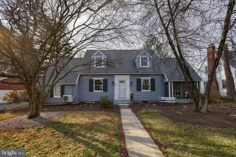 4323 Plymouth St, Harrisburg, PA 17109