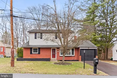 1517 Embassy Dr, Harrisburg, PA 17109