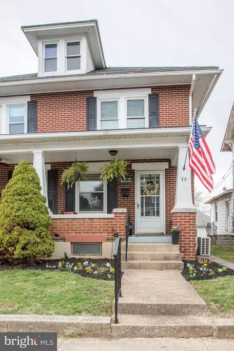 73 W Granada Ave, Hershey, PA 17033