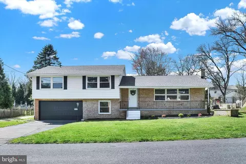 3822 Sheffield Ln, Harrisburg, PA 17110