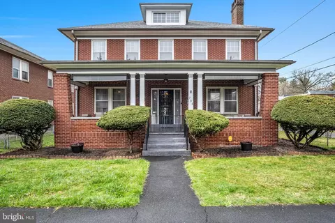 704 N 16th St, Harrisburg, PA 17103