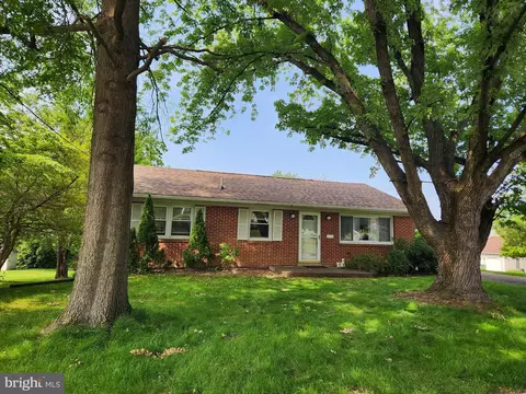 2207 Walker Mill Rd, Harrisburg, PA 17110