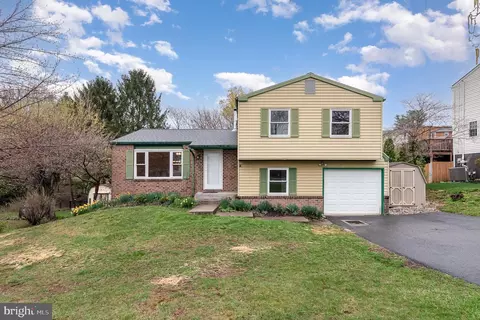 7780 Robin Rd, Harrisburg, PA 17111