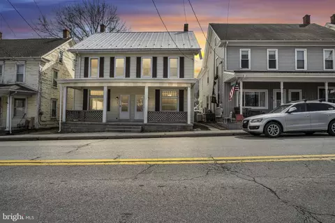 74 E Main St, Elizabethville, PA 17023