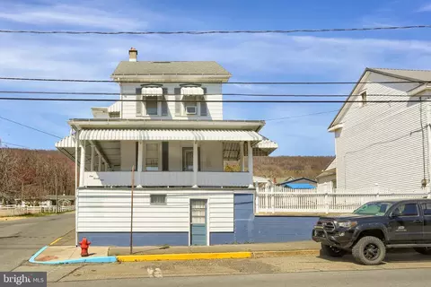 129 W Broad St, Williamstown, PA 17098