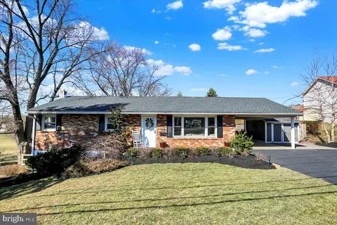 1502 Spring Garden Dr, Middletown, PA 17057