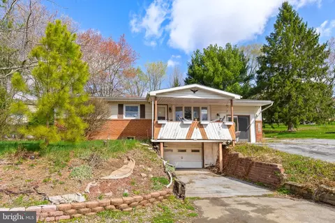 7248 Sandy Hollow Rd, Harrisburg, PA 17112