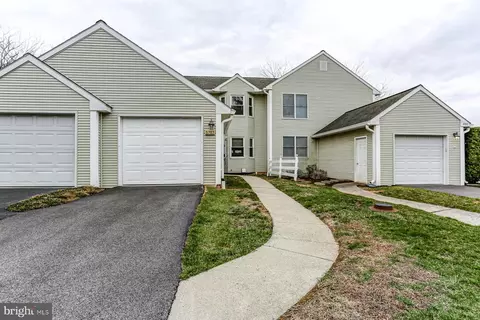 5702 Arklow Dr, Harrisburg, PA 17111