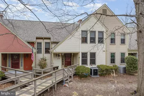 1108 Draymore Ct, Hummelstown, PA 17036