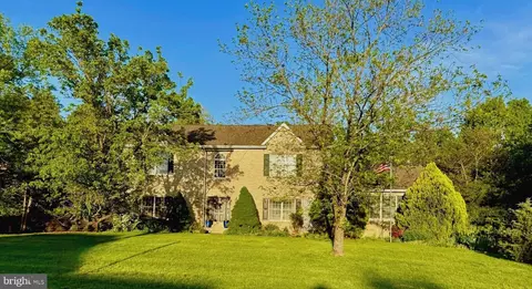 1195 Galloway Ln, Harrisburg, PA 17111