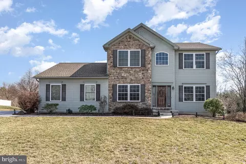 7273 Olde Mill Rd, Harrisburg, PA 17112