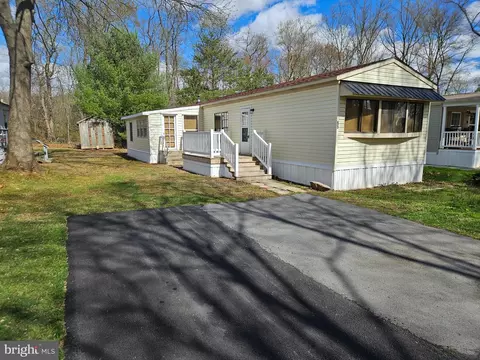 65 S S Elmer Ave, Halifax, PA 17032