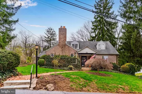 4033 Lexington St, Harrisburg, PA 17109