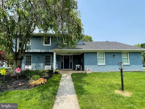 768 Lexington Ave, Hershey, PA 17033
