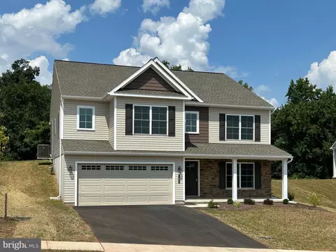 131 Foxglove Dr, Middletown, PA 17057