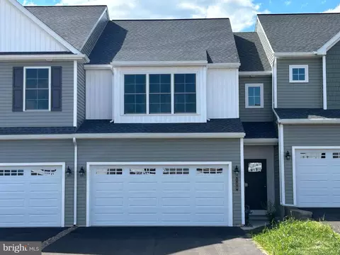 120 Magnolia Dr, Middletown, PA 17057