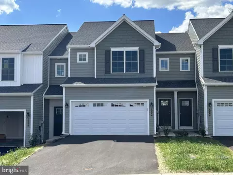118 Magnolia Dr, Middletown, PA 17057