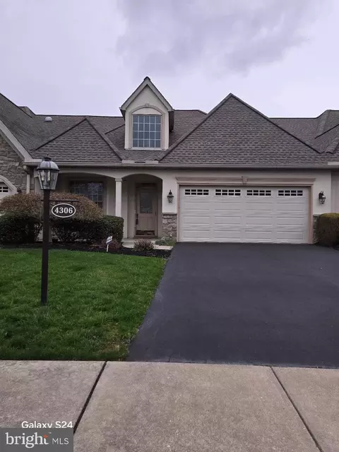 4306 S Victoria Way, Harrisburg, PA 17112