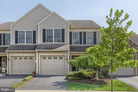 2070 Deer Run Dr, Hummelstown, PA 17036