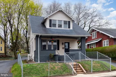 2305 Walnut St, Harrisburg, PA 17103