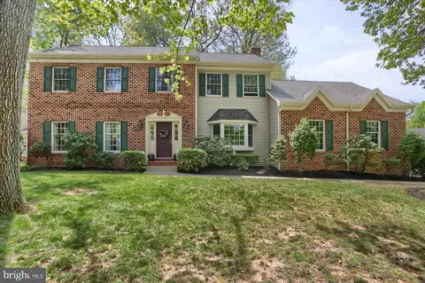 746 Zermatt Dr, Hummelstown, PA 17036