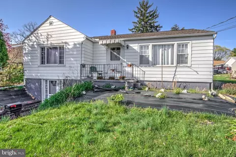 176 Poplar St, Highspire, PA 17034