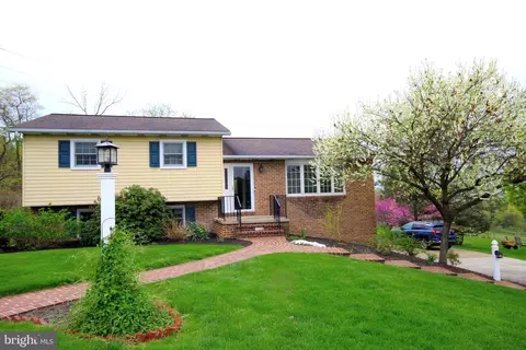 110 Basler Dr, Elizabethtown, PA 17022