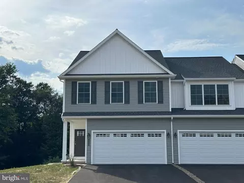 122 Magnolia Dr, Middletown, PA 17057