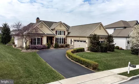 153 Scenic Ridge Dr, Hummelstown, PA 17036