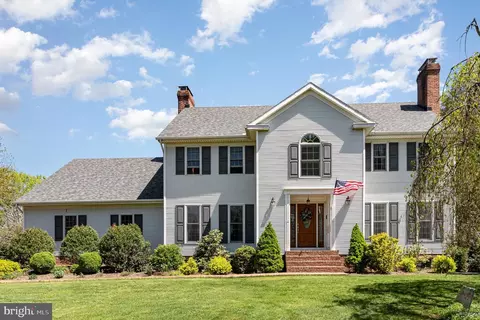 14 Eastfield Rd, Hummelstown, PA 17036