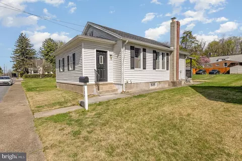 384 High St, Highspire, PA 17034