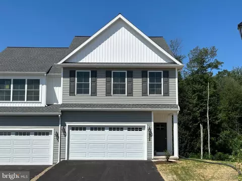 112 Magnolia Dr, Middletown, PA 17057