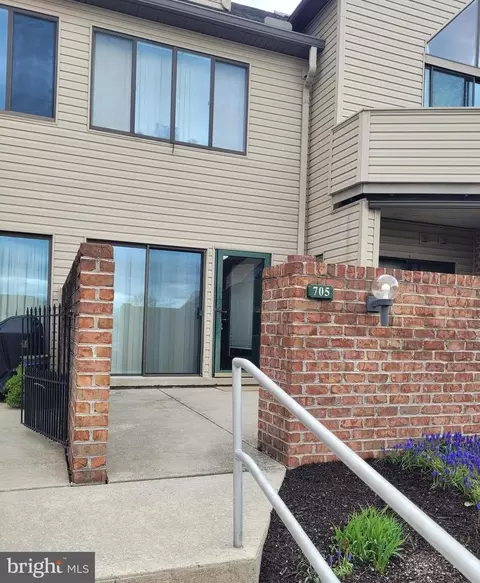 705 Cherrington Dr, Harrisburg, PA 17110