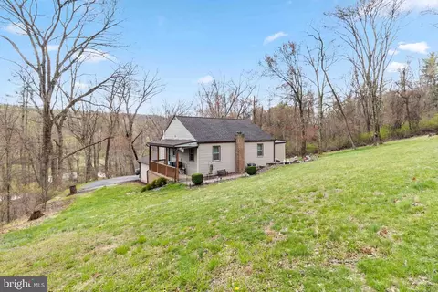 1010 Fishing Creek Valley Rd, Harrisburg, PA 17112