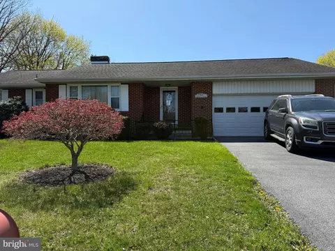 7847 Skyline Dr, Harrisburg, PA 17112