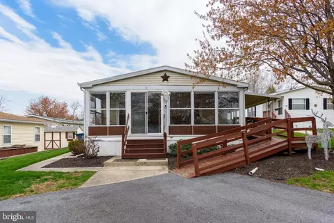 52 Meadow Run Pl, Harrisburg, PA 17112