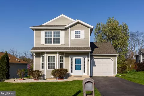 6271 S Highlands Cir, Harrisburg, PA 17111