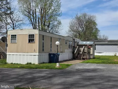 78 Lake Dr, Middletown, PA 17057