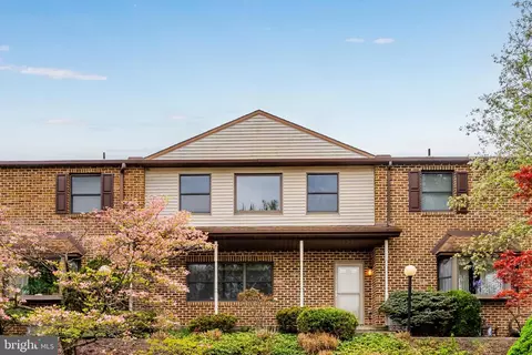 3841 N Sarayo Cir, Harrisburg, PA 17110