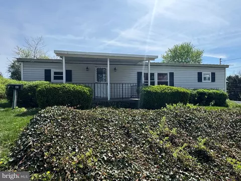63 Roop St, Highspire, PA 17034